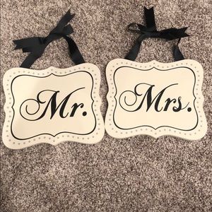 Mr & Mrs Signs